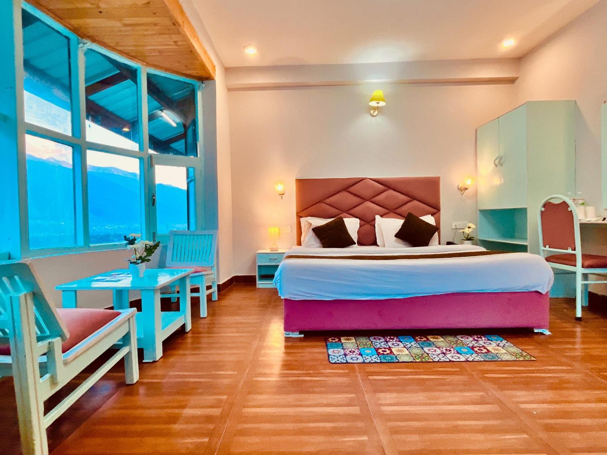 Hadimba Hill View By Hadimba Palace, Manali - Premium Room ! Family Hotel ! Parking ! Near Hadimba Temple Exterior photo