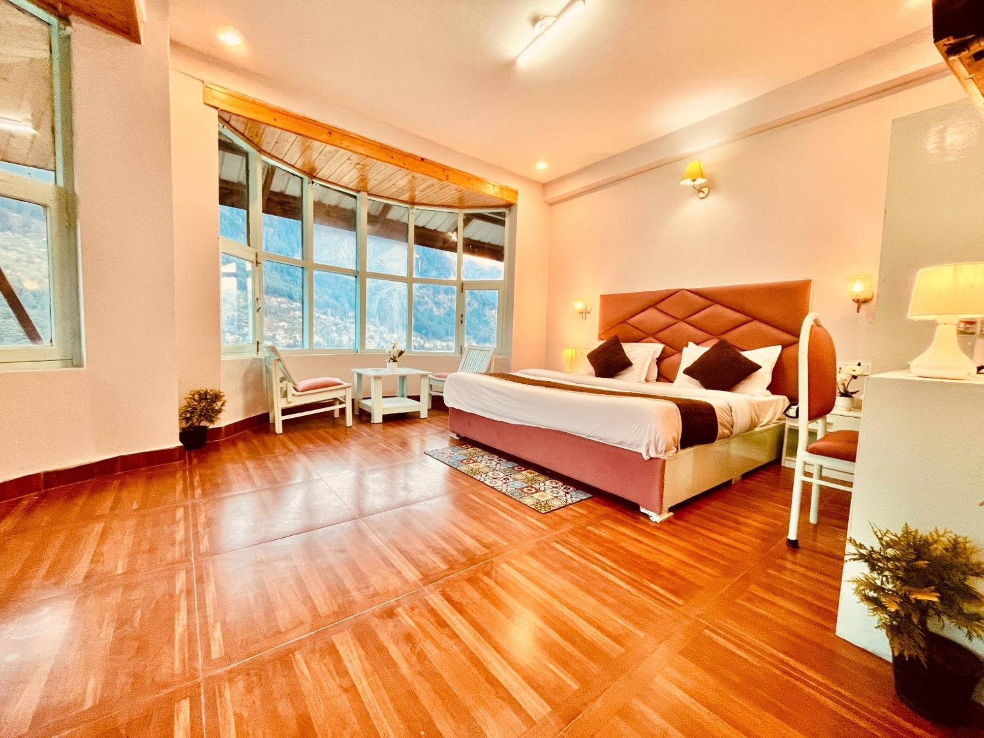 Hadimba Hill View By Hadimba Palace, Manali - Premium Room ! Family Hotel ! Parking ! Near Hadimba Temple Exterior photo